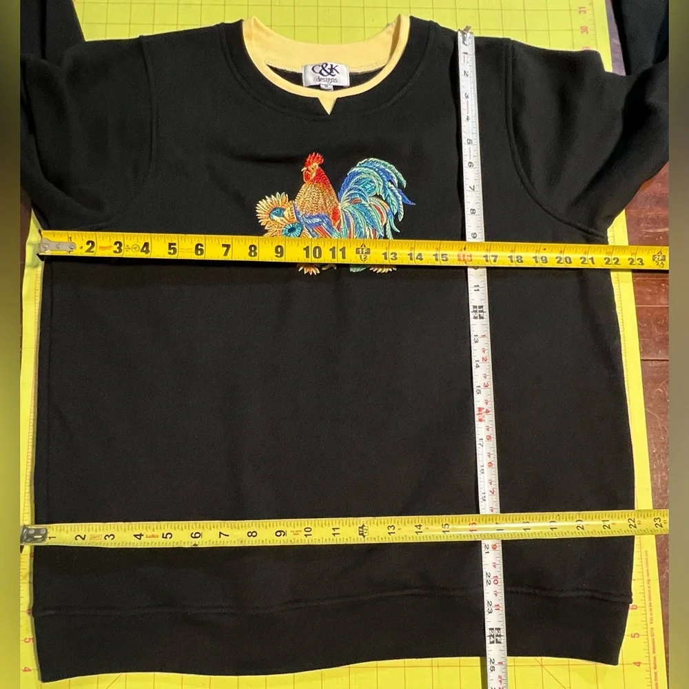 VINTAGE farmhouse‎ country rooster embroidered crewneck sweatshirt farm animals